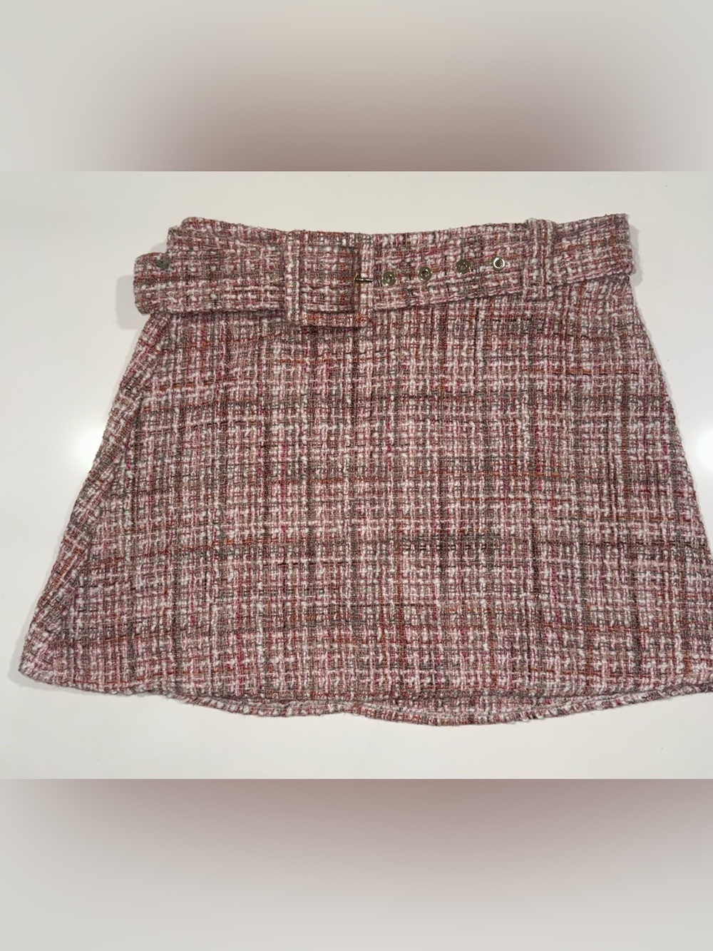 Zara women Tweed Belted skirt in Rose and White Mix